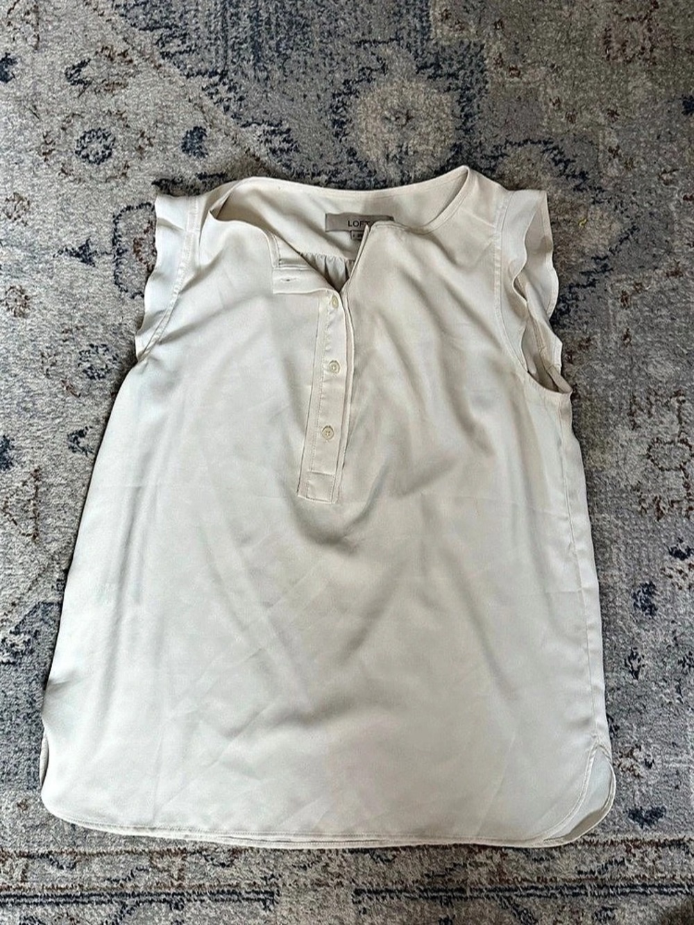 LOFT top in White Size Small Like New